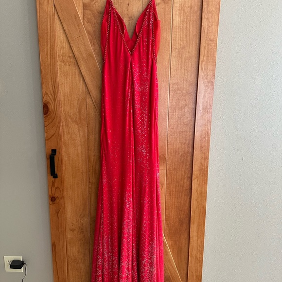 Red Jovani 57897 Gown Size 6 - Picture 4 of 8